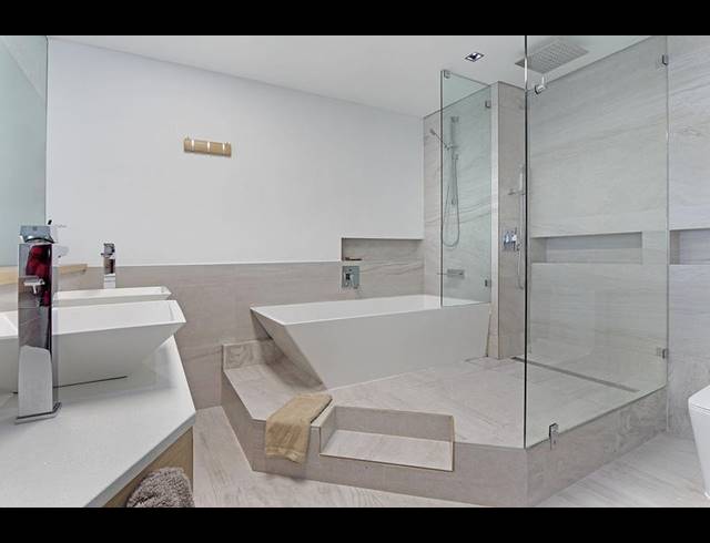 2 BEDROOM PROPERTY TO RENT IN SEA POINT